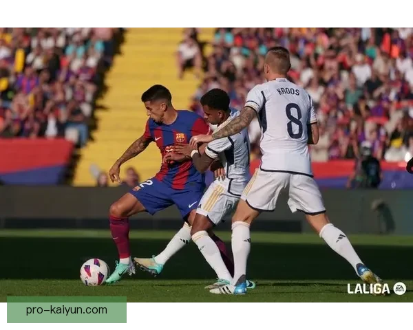 贝林厄姆在国家德比中的精彩进球助力巴萨状态回暖